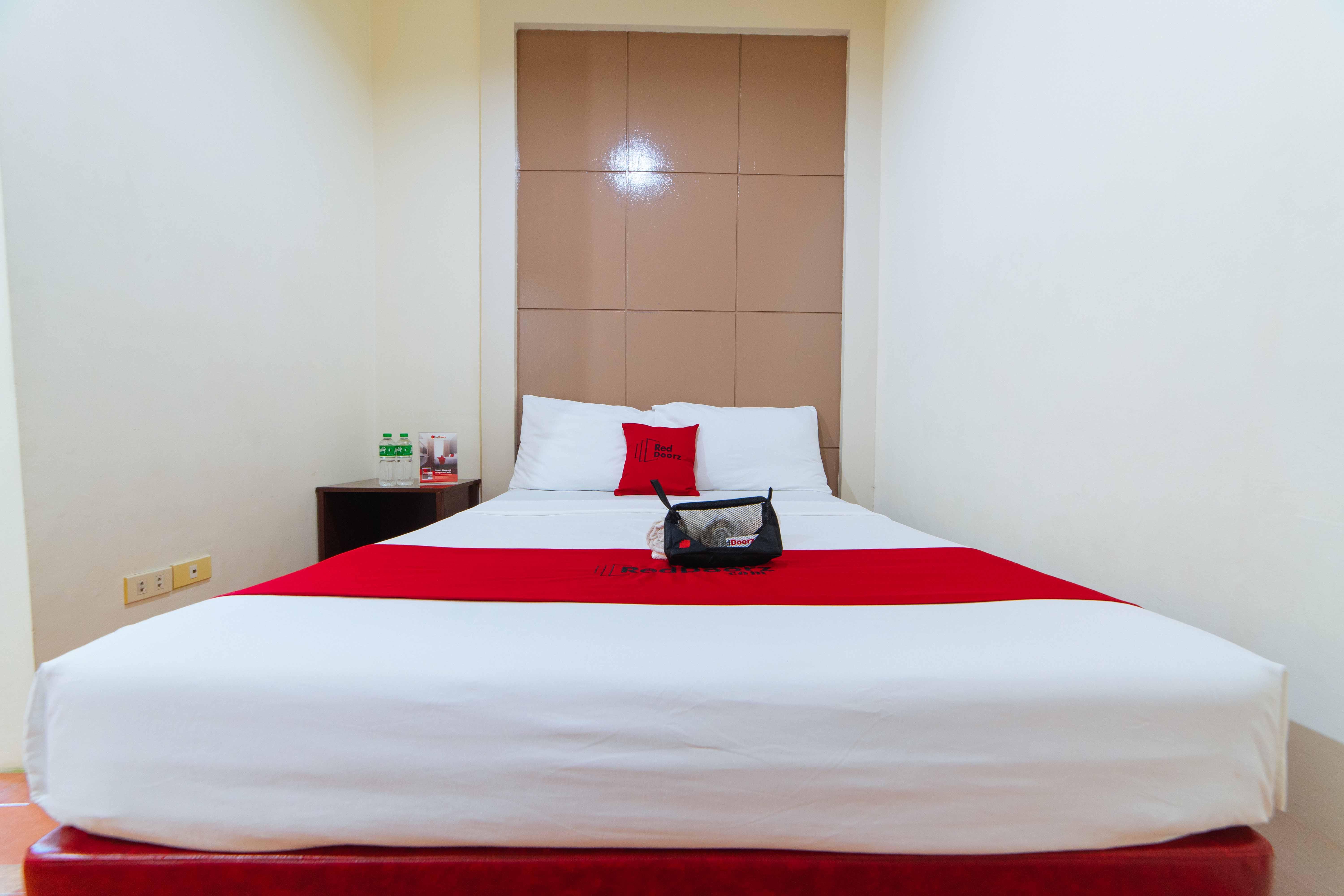 Reddoorz Near Walking Street Angeles City Exterior foto